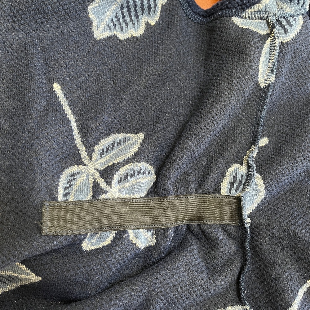 Robert Kitchen Canada VEST Size XL Blue with Leaves pattern. - Picture 8 of 8